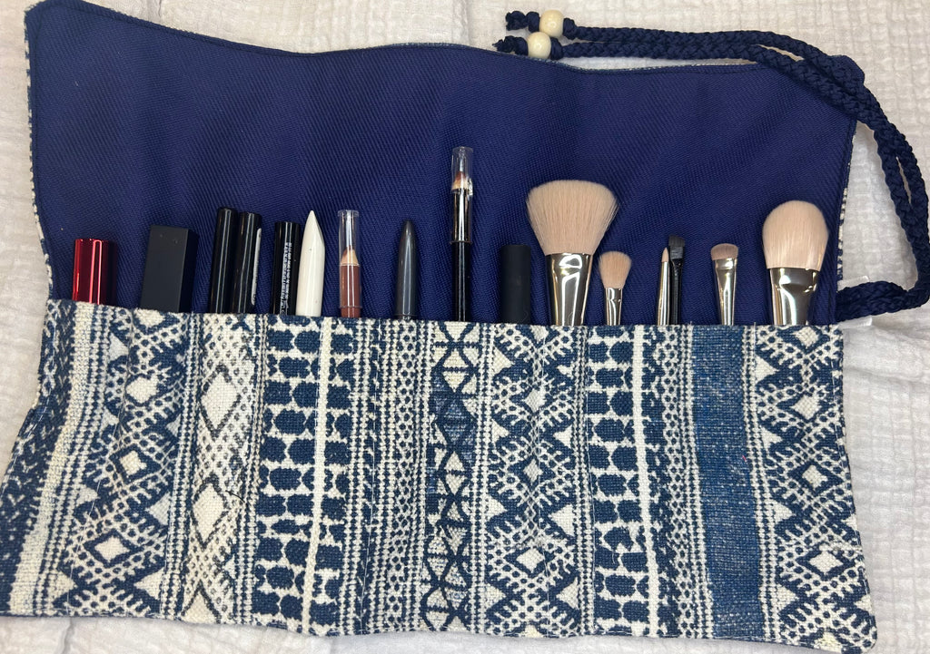 HAKAN Makeup Brush Roll