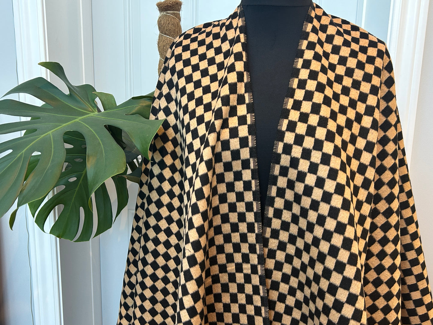 Poncho - Cream & Black Checkered | Wool-Blend