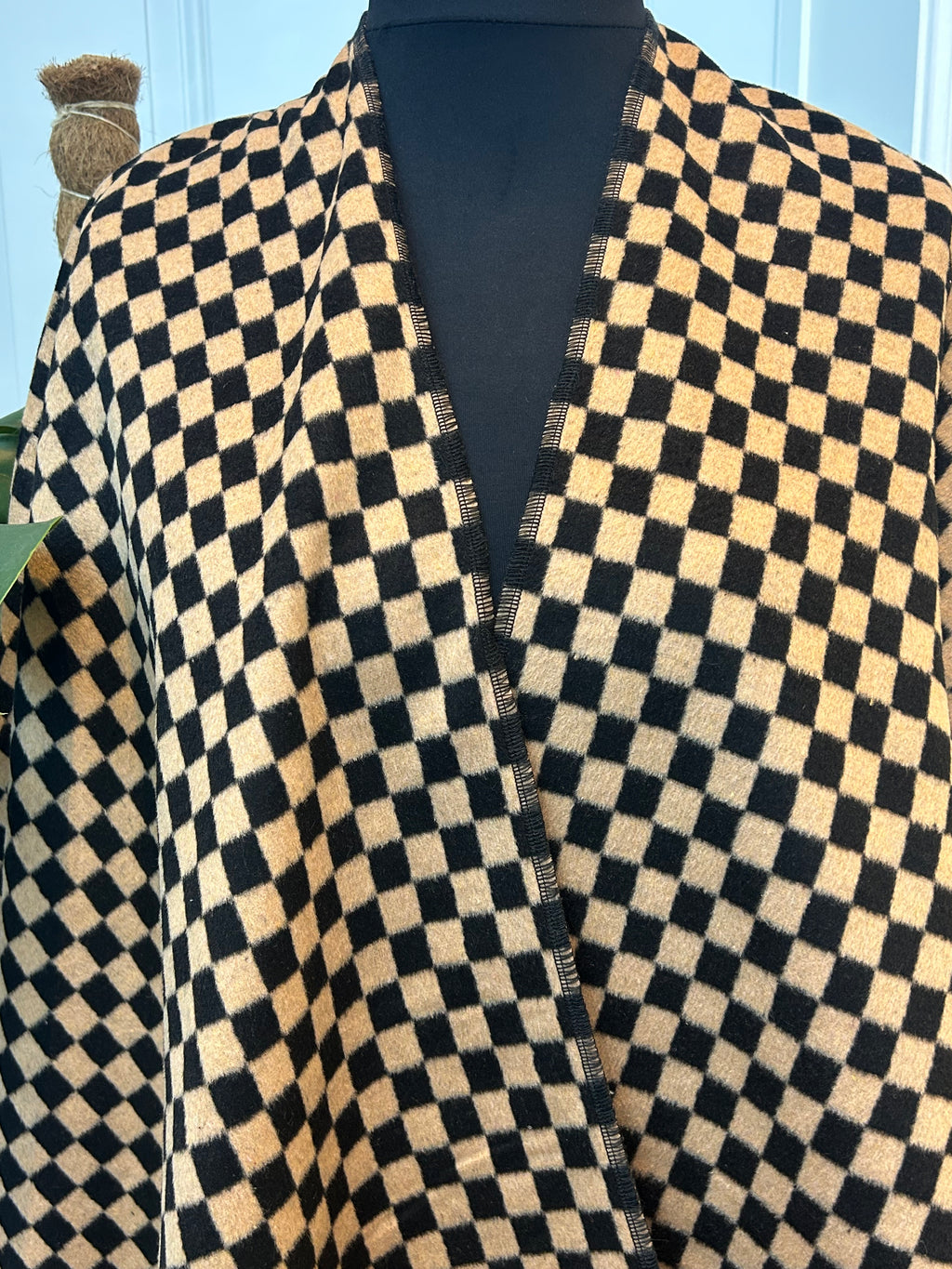 Poncho - Cream & Black Checkered | Wool-Blend